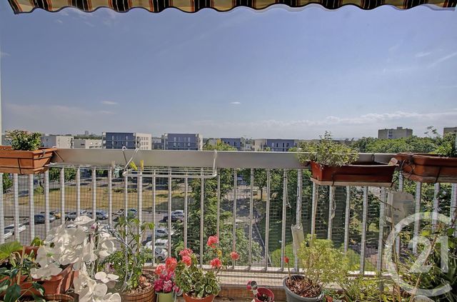 Appartement F4 à vendre - 4 pièces - 83.02 m2 - VAULX EN VELIN - 69 - RHONE-ALPES - Century 21 Villa Urbana