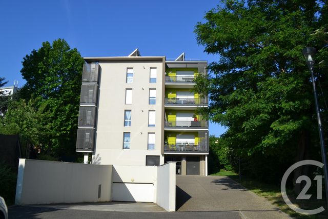 Appartement F3 à vendre - 3 pièces - 63.3 m2 - BRON - 69 - RHONE-ALPES - Century 21 Villa Urbana