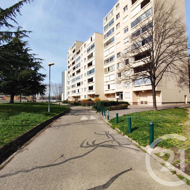 Appartement F4 à vendre - 4 pièces - 72.0 m2 - VAULX EN VELIN - 69 - RHONE-ALPES - Century 21 Villa Urbana