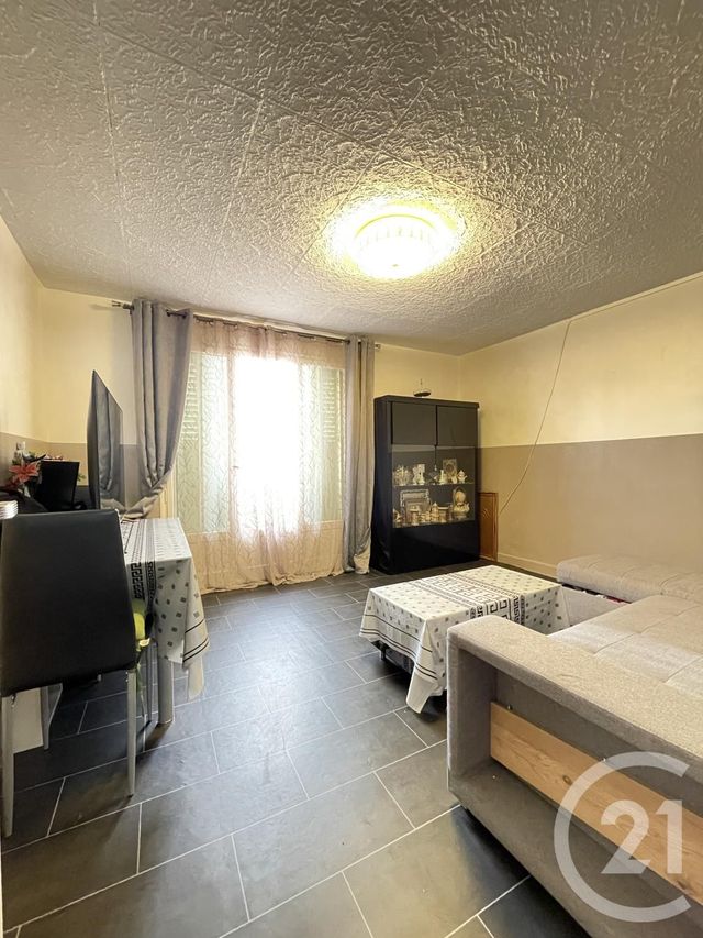 Afficher la photo en grand Appartement F3 à vendre - 3 pièces - 57.61 m2 - VILLEURBANNE - 69 - RHONE-ALPES - Century 21 Villa Urbana