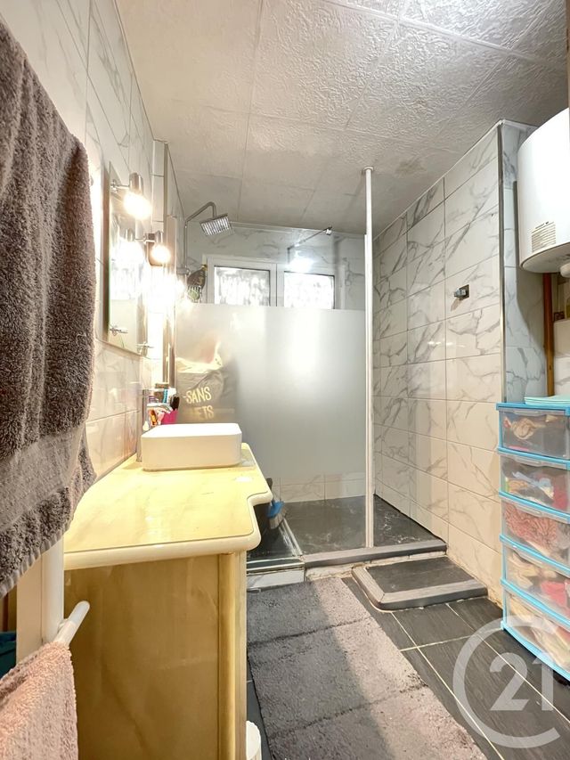 Afficher la photo en grand Appartement F3 à vendre - 3 pièces - 57.61 m2 - VILLEURBANNE - 69 - RHONE-ALPES - Century 21 Villa Urbana