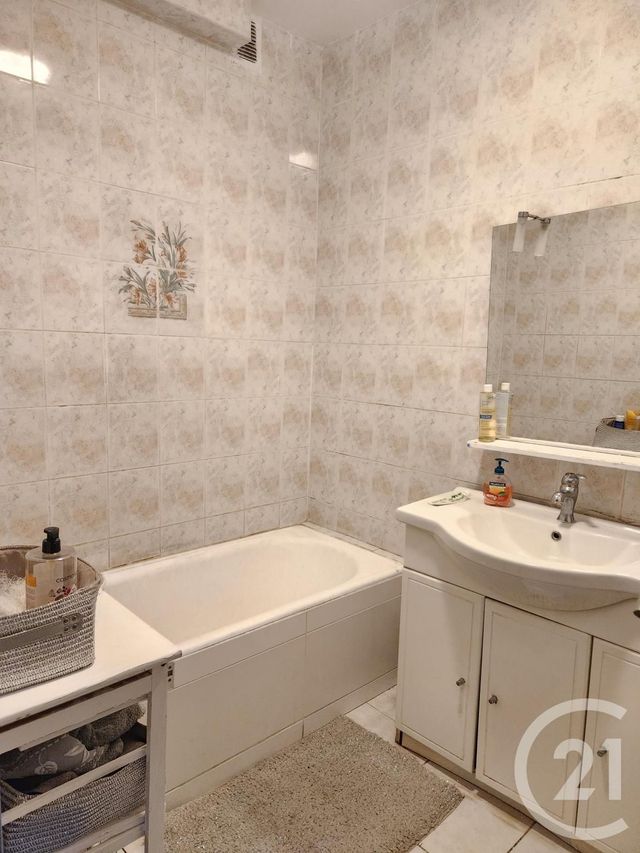 Afficher la photo en grand Appartement F5 à vendre - 5 pièces - 85.0 m2 - VILLEURBANNE - 69 - RHONE-ALPES - Century 21 Villa Urbana