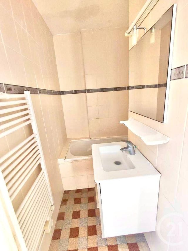 Appartement F3 à vendre - 3 pièces - 49.0 m2 - VAULX EN VELIN - 69 - RHONE-ALPES - Century 21 Villa Urbana