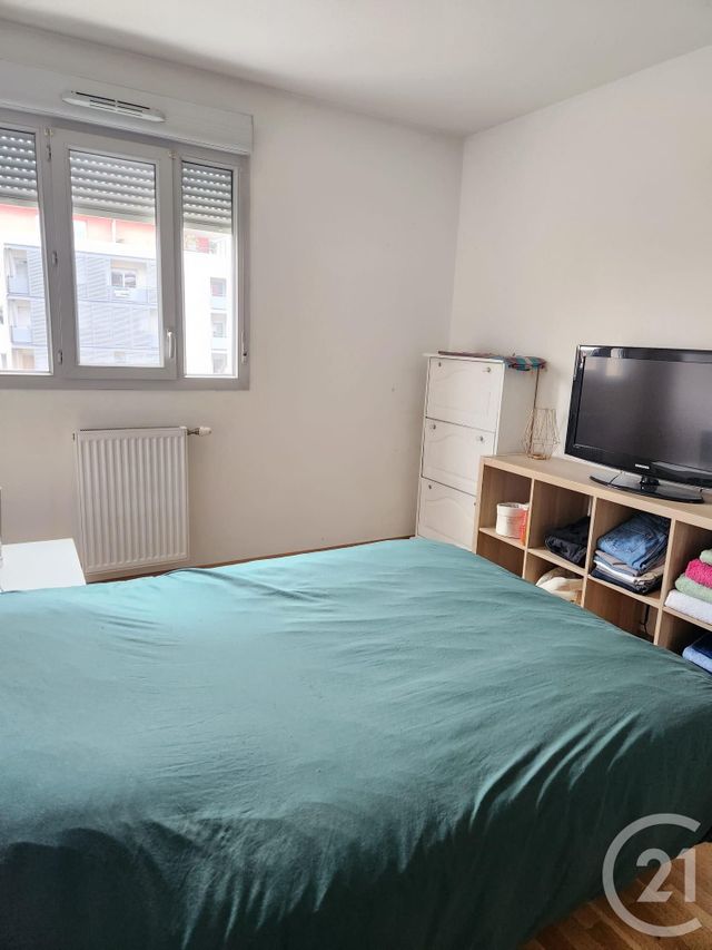 Afficher la photo en grand Appartement F2 à vendre - 2 pièces - 40.0 m2 - VILLEURBANNE - 69 - RHONE-ALPES - Century 21 Villa Urbana