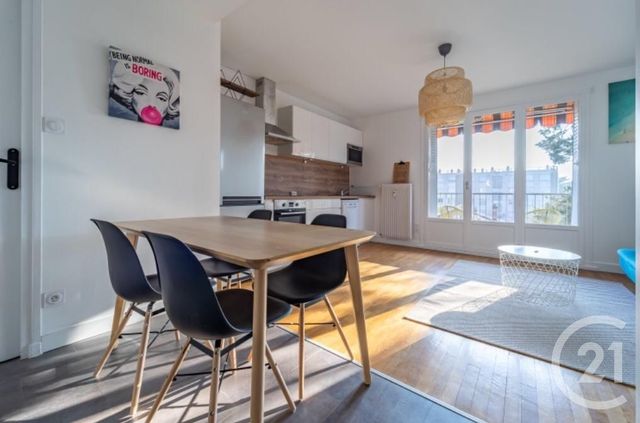 Appartement F4 à vendre - 4 pièces - 63.0 m2 - BRON - 69 - RHONE-ALPES - Century 21 Villa Urbana