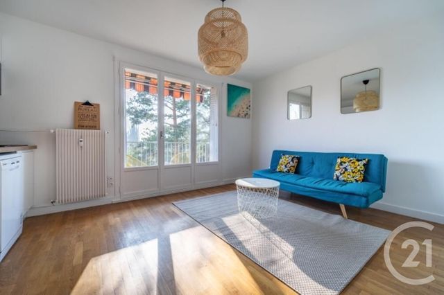 Appartement F4 à vendre - 4 pièces - 63.0 m2 - BRON - 69 - RHONE-ALPES - Century 21 Villa Urbana