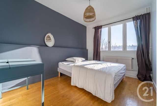 Appartement F4 à vendre - 4 pièces - 63.0 m2 - BRON - 69 - RHONE-ALPES - Century 21 Villa Urbana