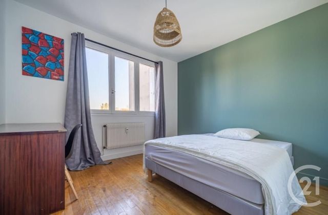 Appartement F4 à vendre - 4 pièces - 63.0 m2 - BRON - 69 - RHONE-ALPES - Century 21 Villa Urbana