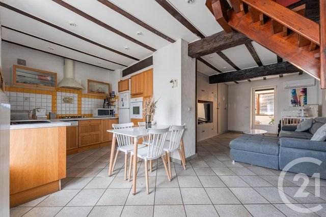 maison à vendre - 4 pièces - 77.0 m2 - ST PRIEST - 69 - RHONE-ALPES - Century 21 Villa Urbana