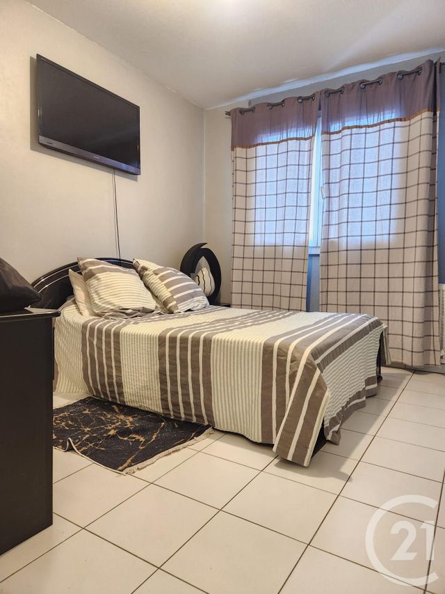 Appartement F5 à vendre - 5 pièces - 92.61 m2 - VENISSIEUX - 69 - RHONE-ALPES - Century 21 Villa Urbana