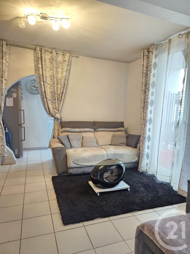 Appartement F5 à vendre - 5 pièces - 92.61 m2 - VENISSIEUX - 69 - RHONE-ALPES - Century 21 Villa Urbana