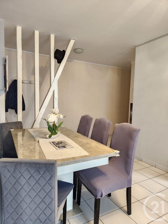 Appartement F5 à vendre - 5 pièces - 92.61 m2 - VENISSIEUX - 69 - RHONE-ALPES - Century 21 Villa Urbana