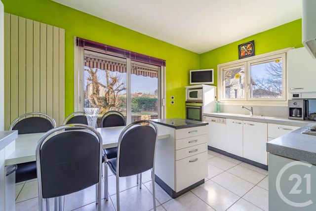Afficher la photo en grand maison à vendre - 6 pièces - 262.0 m2 - BRON - 69 - RHONE-ALPES - Century 21 Villa Urbana