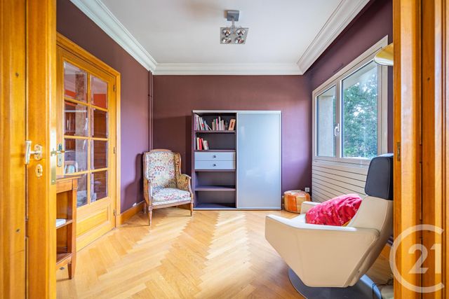 Afficher la photo en grand maison à vendre - 6 pièces - 262.0 m2 - BRON - 69 - RHONE-ALPES - Century 21 Villa Urbana