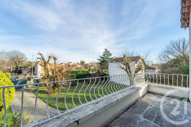 Afficher la photo en grand maison à vendre - 6 pièces - 262.0 m2 - BRON - 69 - RHONE-ALPES - Century 21 Villa Urbana