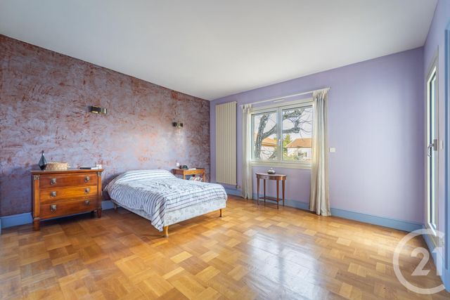 Afficher la photo en grand maison à vendre - 6 pièces - 262.0 m2 - BRON - 69 - RHONE-ALPES - Century 21 Villa Urbana