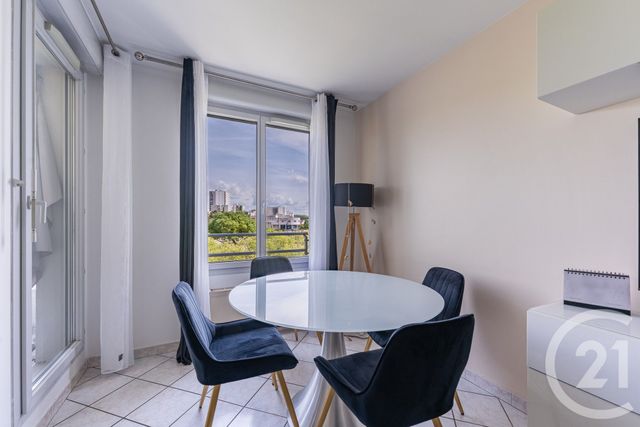 Appartement F3 à vendre - 3 pièces - 72.1 m2 - VAULX EN VELIN - 69 - RHONE-ALPES - Century 21 Villa Urbana