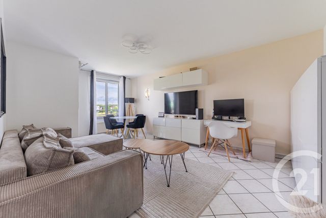 Appartement F3 à vendre - 3 pièces - 72.1 m2 - VAULX EN VELIN - 69 - RHONE-ALPES - Century 21 Villa Urbana