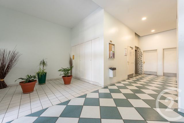 Appartement F3 à vendre - 3 pièces - 72.1 m2 - VAULX EN VELIN - 69 - RHONE-ALPES - Century 21 Villa Urbana