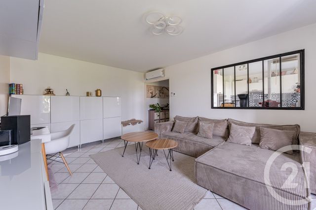 Appartement F3 à vendre - 3 pièces - 72.1 m2 - VAULX EN VELIN - 69 - RHONE-ALPES - Century 21 Villa Urbana