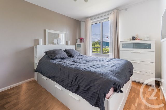 Appartement F3 à vendre - 3 pièces - 72.1 m2 - VAULX EN VELIN - 69 - RHONE-ALPES - Century 21 Villa Urbana