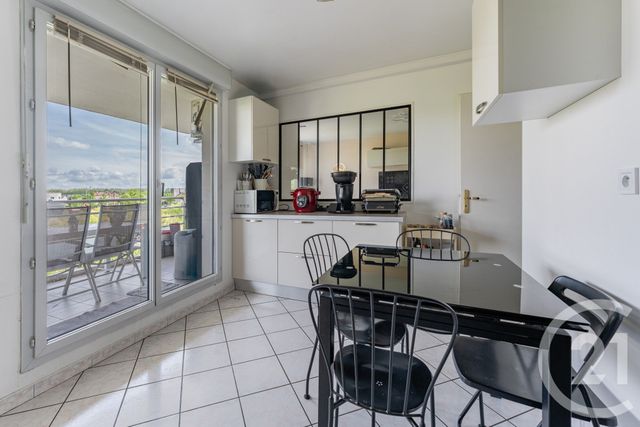 Appartement F3 à vendre - 3 pièces - 72.1 m2 - VAULX EN VELIN - 69 - RHONE-ALPES - Century 21 Villa Urbana