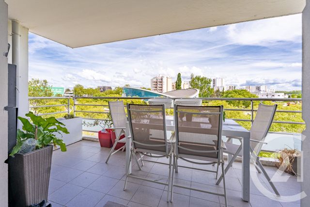 Appartement F3 à vendre - 3 pièces - 72.1 m2 - VAULX EN VELIN - 69 - RHONE-ALPES - Century 21 Villa Urbana