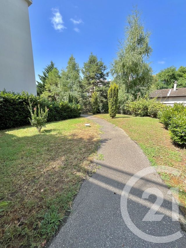Appartement F2 à vendre - 2 pièces - 60.0 m2 - VAULX EN VELIN - 69 - RHONE-ALPES - Century 21 Villa Urbana