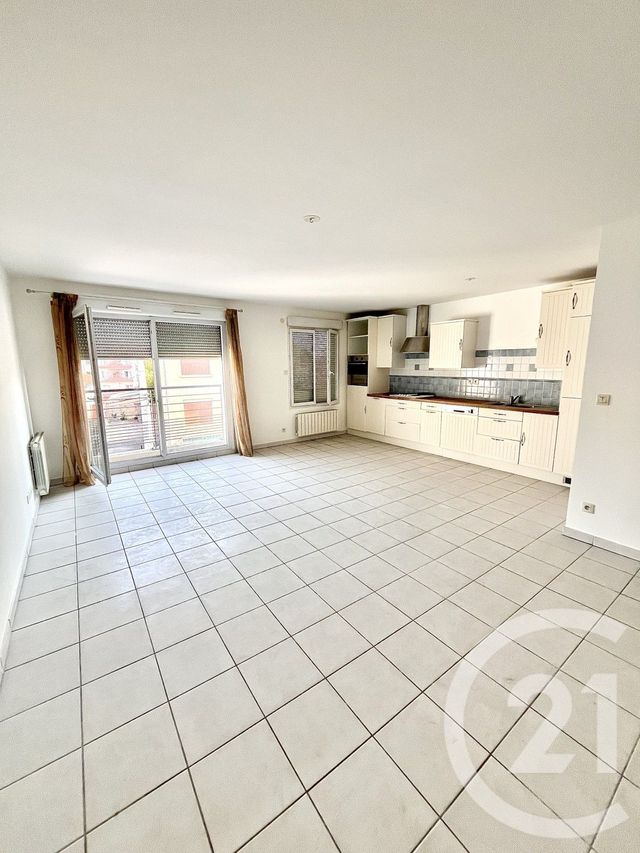 Appartement F2 à vendre - 2 pièces - 60.0 m2 - VAULX EN VELIN - 69 - RHONE-ALPES - Century 21 Villa Urbana