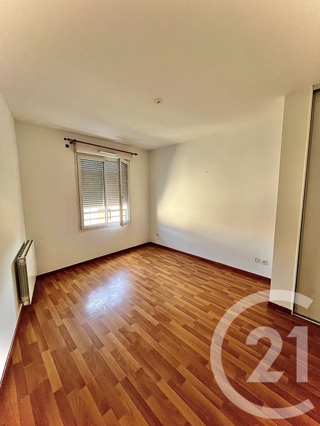 Appartement F2 à vendre - 2 pièces - 60.0 m2 - VAULX EN VELIN - 69 - RHONE-ALPES - Century 21 Villa Urbana