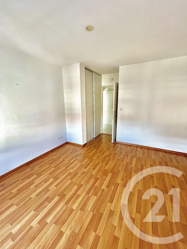 Appartement F2 à vendre - 2 pièces - 60.0 m2 - VAULX EN VELIN - 69 - RHONE-ALPES - Century 21 Villa Urbana