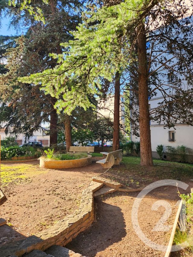 Afficher la photo en grand Appartement F4 à vendre - 4 pièces - 78.41 m2 - VILLEURBANNE - 69 - RHONE-ALPES - Century 21 Villa Urbana