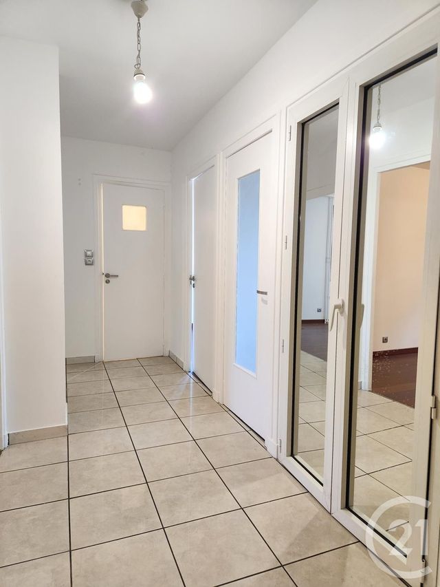 Afficher la photo en grand Appartement F4 à vendre - 4 pièces - 78.41 m2 - VILLEURBANNE - 69 - RHONE-ALPES - Century 21 Villa Urbana