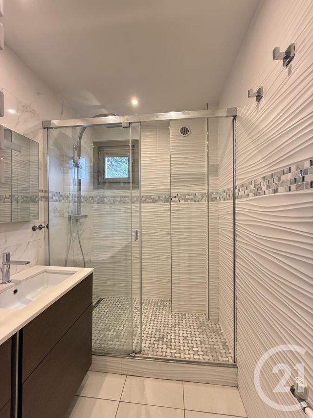 Appartement F4 à vendre - 4 pièces - 78.41 m2 - VILLEURBANNE - 69 - RHONE-ALPES - Century 21 Villa Urbana