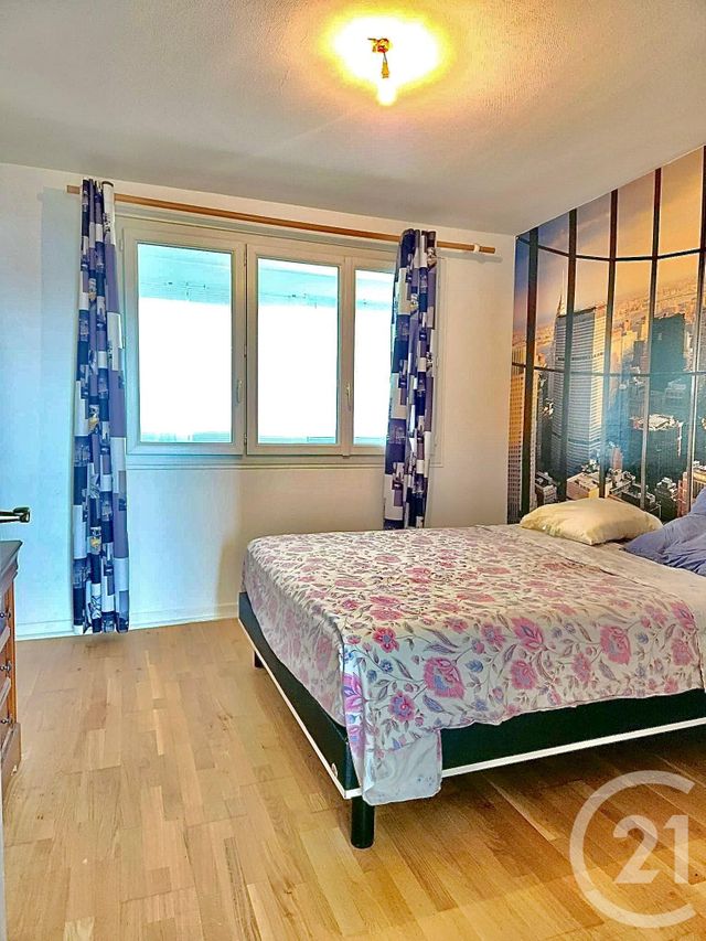 Afficher la photo en grand Appartement F4 à vendre - 4 pièces - 70.0 m2 - VILLEURBANNE - 69 - RHONE-ALPES - Century 21 Villa Urbana
