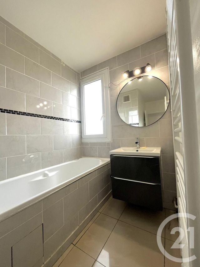 Appartement F4 à vendre - 4 pièces - 70.0 m2 - VILLEURBANNE - 69 - RHONE-ALPES - Century 21 Villa Urbana