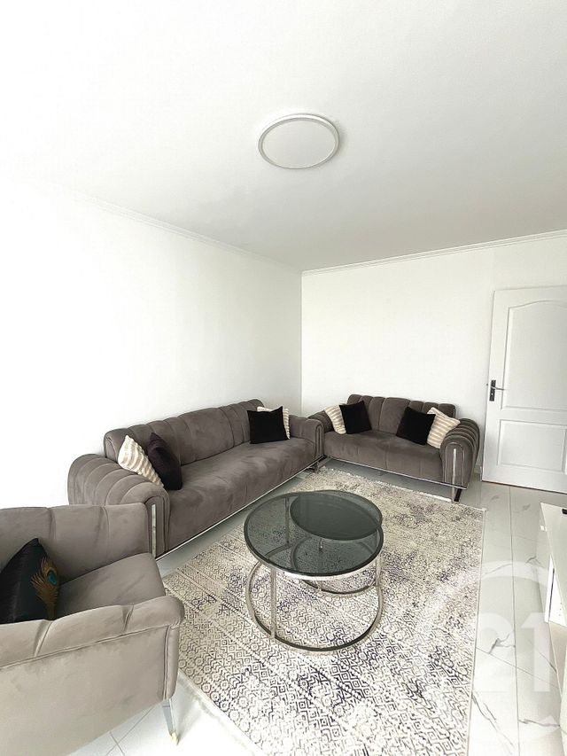 Afficher la photo en grand Appartement F4 à vendre - 4 pièces - 66.3 m2 - MEYZIEU - 69 - RHONE-ALPES - Century 21 Villa Urbana