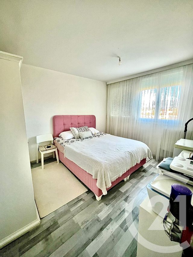 Afficher la photo en grand Appartement F4 à vendre - 4 pièces - 66.3 m2 - MEYZIEU - 69 - RHONE-ALPES - Century 21 Villa Urbana