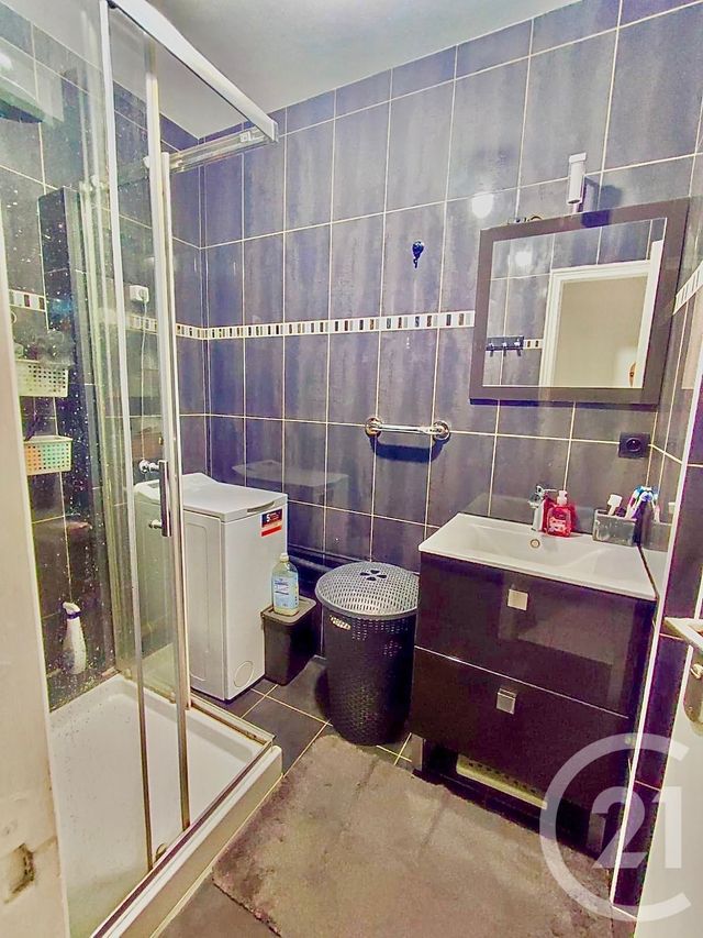 Appartement F4 à vendre - 4 pièces - 79.81 m2 - VAULX EN VELIN - 69 - RHONE-ALPES - Century 21 Villa Urbana