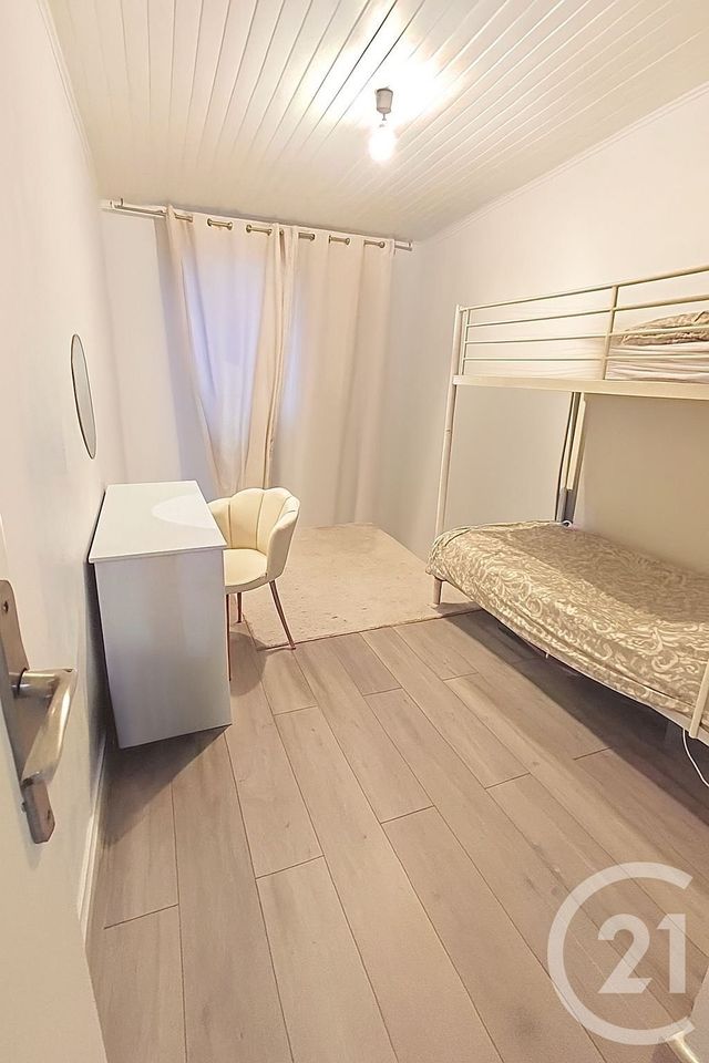 Appartement F4 à vendre - 4 pièces - 79.81 m2 - VAULX EN VELIN - 69 - RHONE-ALPES - Century 21 Villa Urbana