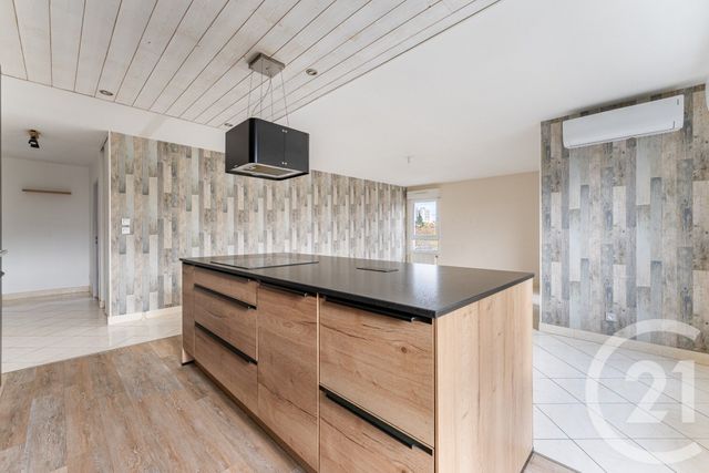 Appartement F4 à vendre - 4 pièces - 84.14 m2 - ST FONS - 69 - RHONE-ALPES - Century 21 Villa Urbana
