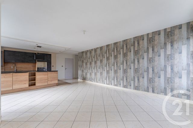 Appartement F4 à vendre - 4 pièces - 84.14 m2 - ST FONS - 69 - RHONE-ALPES - Century 21 Villa Urbana