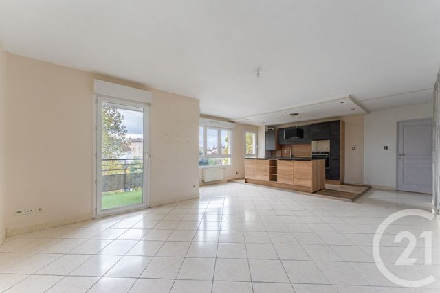 Appartement F4 à vendre - 4 pièces - 84.14 m2 - ST FONS - 69 - RHONE-ALPES - Century 21 Villa Urbana