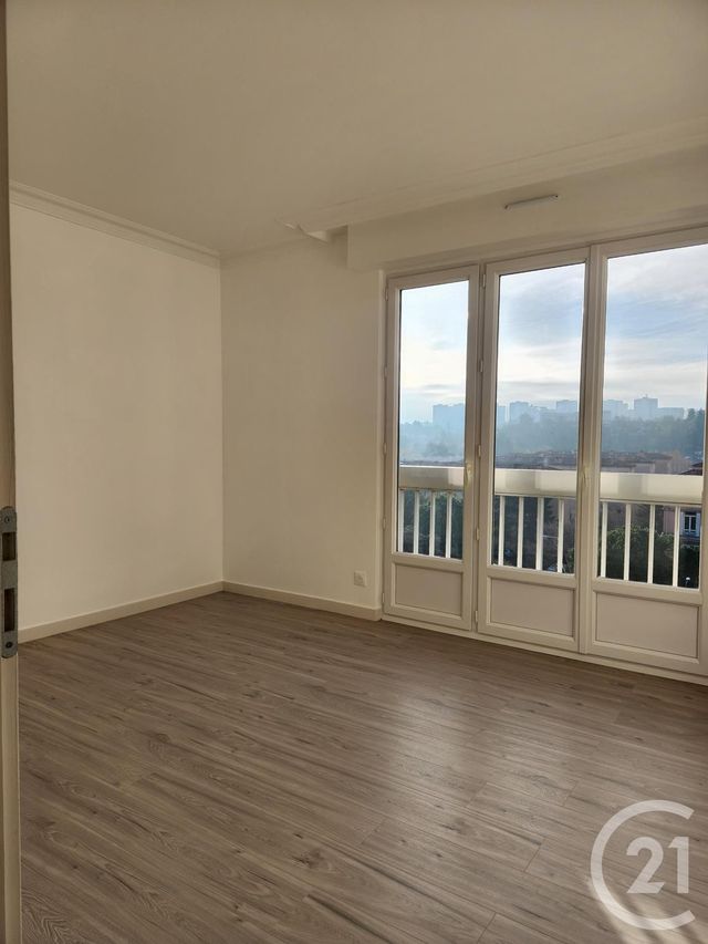 Appartement F4 à vendre - 4 pièces - 84.6 m2 - ST FONS - 69 - RHONE-ALPES - Century 21 Villa Urbana
