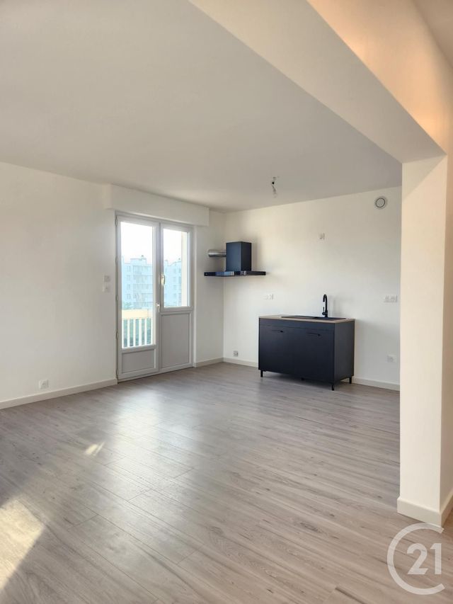 Appartement F4 à vendre - 4 pièces - 84.6 m2 - ST FONS - 69 - RHONE-ALPES - Century 21 Villa Urbana
