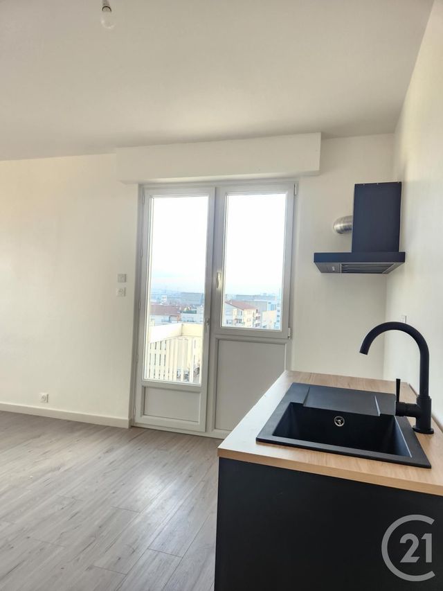 Appartement F4 à vendre - 4 pièces - 84.6 m2 - ST FONS - 69 - RHONE-ALPES - Century 21 Villa Urbana