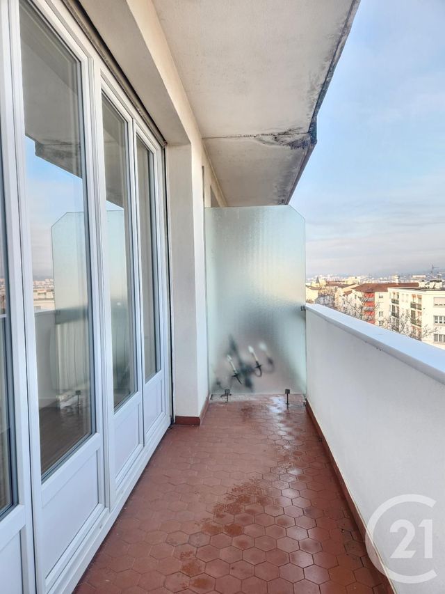 Appartement F4 à vendre - 4 pièces - 84.6 m2 - ST FONS - 69 - RHONE-ALPES - Century 21 Villa Urbana