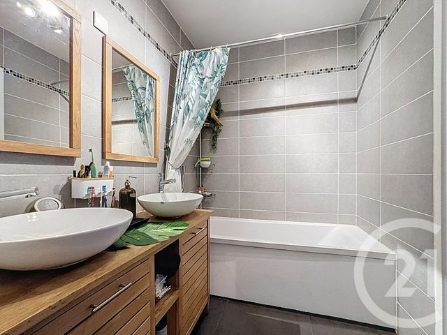 Appartement T4 à vendre - 4 pièces - 87.55 m2 - VILLEURBANNE - 69 - RHONE-ALPES - Century 21 Villa Urbana