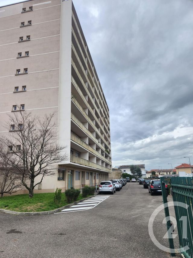 Appartement F4 à vendre - 4 pièces - 77.07 m2 - VILLEURBANNE - 69 - RHONE-ALPES - Century 21 Villa Urbana