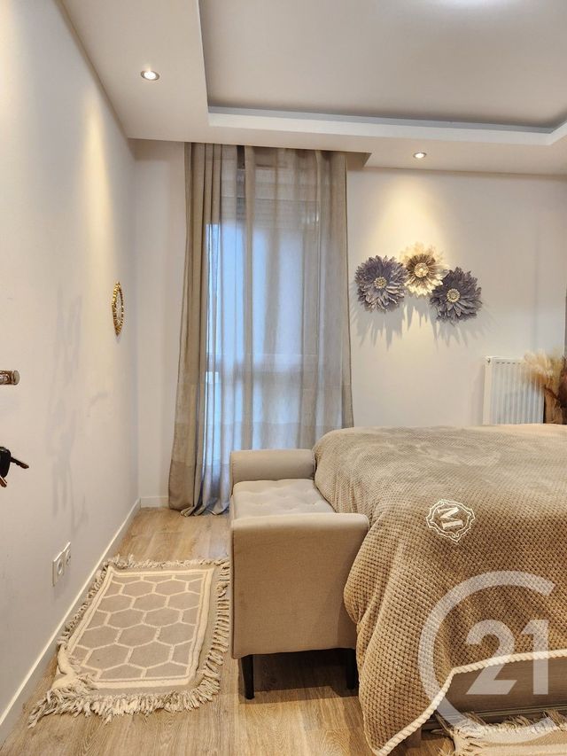 Appartement F3 à vendre - 3 pièces - 59.51 m2 - BRON - 69 - RHONE-ALPES - Century 21 Villa Urbana